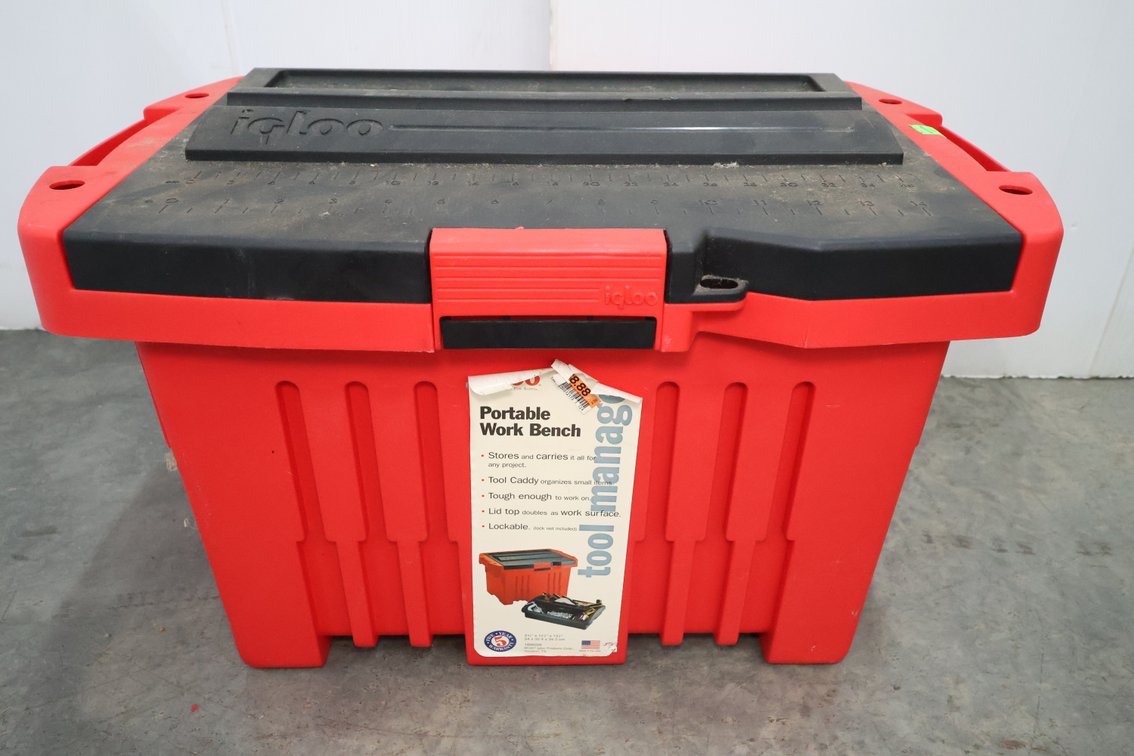 Igloo Portable Workbench