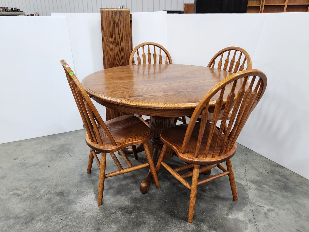 Round Oak Pedestal Table