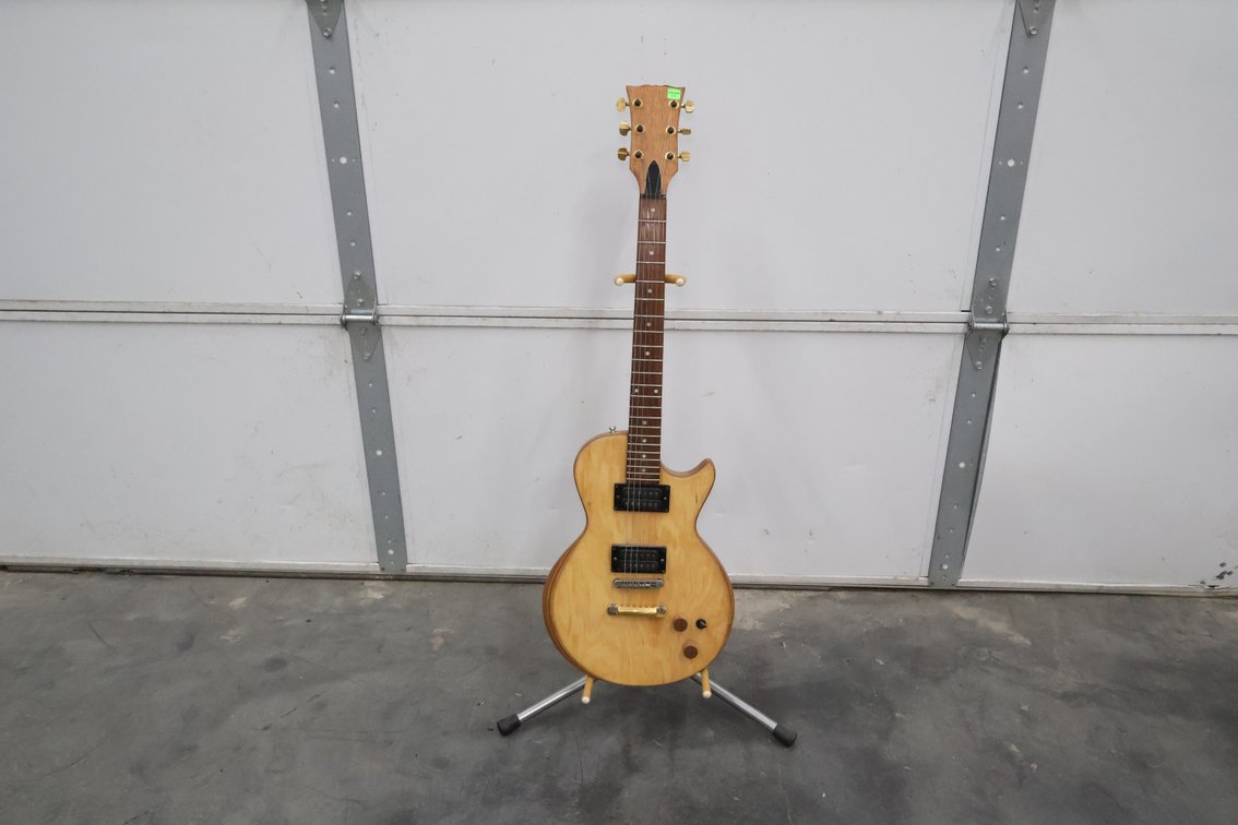 Les Paul Style Electric Guitar