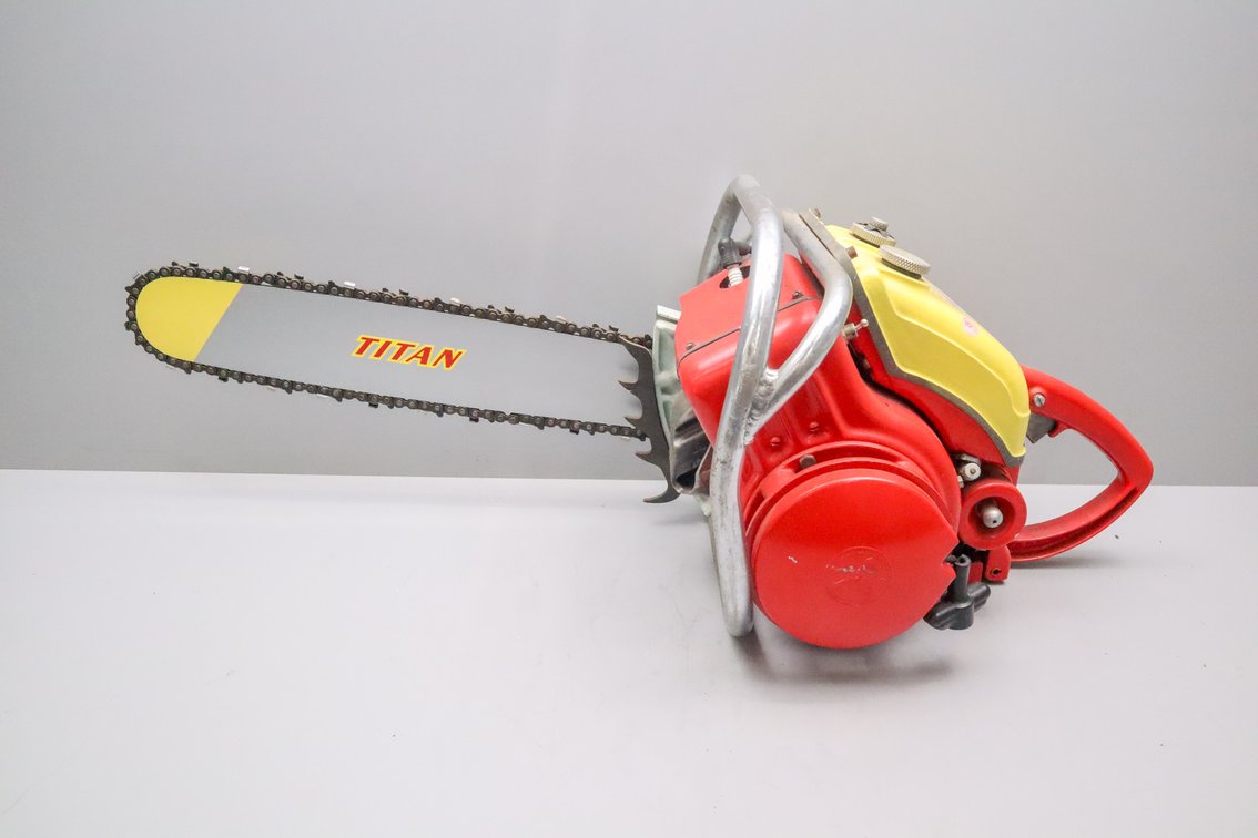 Titan Series 70 Chainsaw