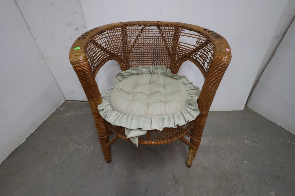 Raton Style Chair
