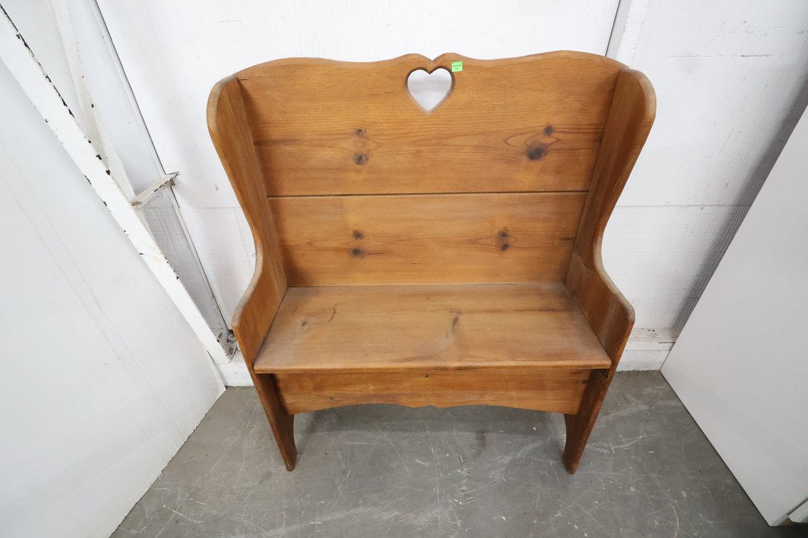 Sweetheart Bench