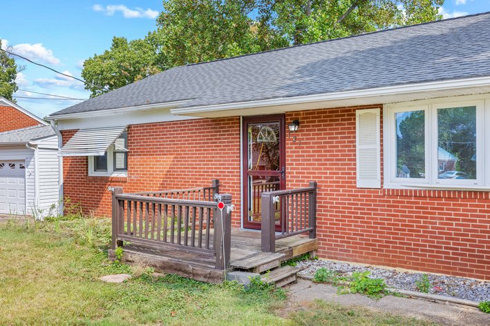 Image for 121 Greenwood Rd, Staunton Real Estate Auction
