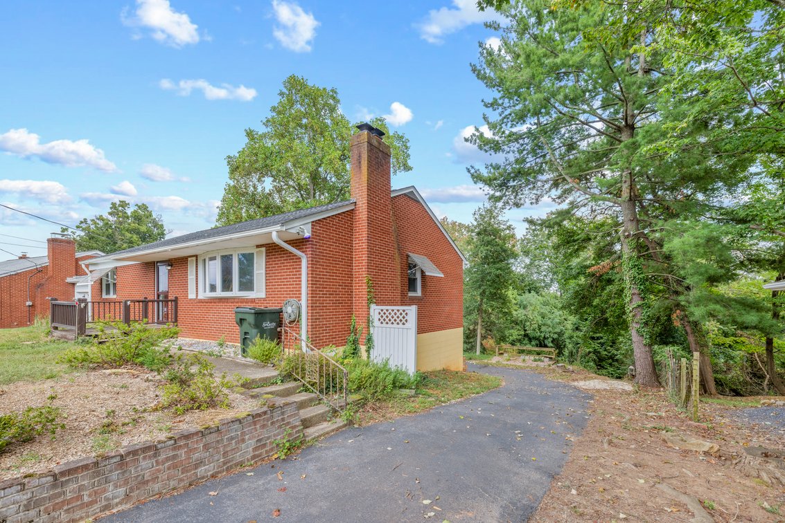 Image for 121 Greenwood Rd, Staunton Real Estate Auction