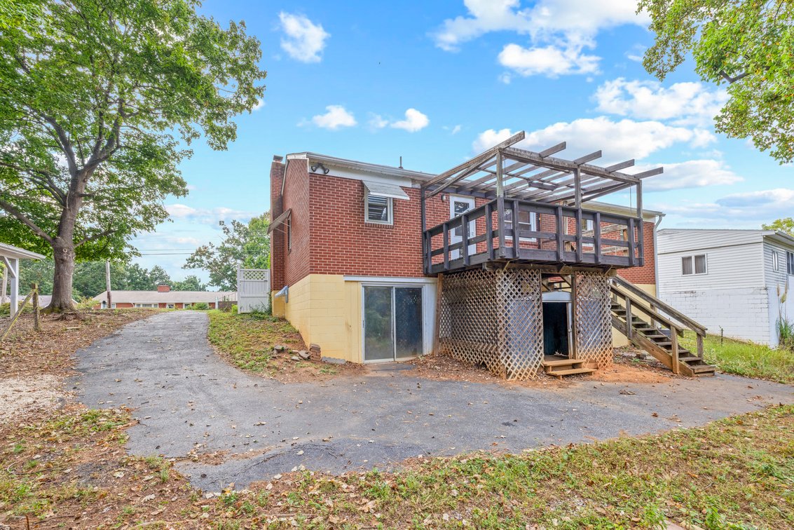 Image for 121 Greenwood Rd, Staunton Real Estate Auction