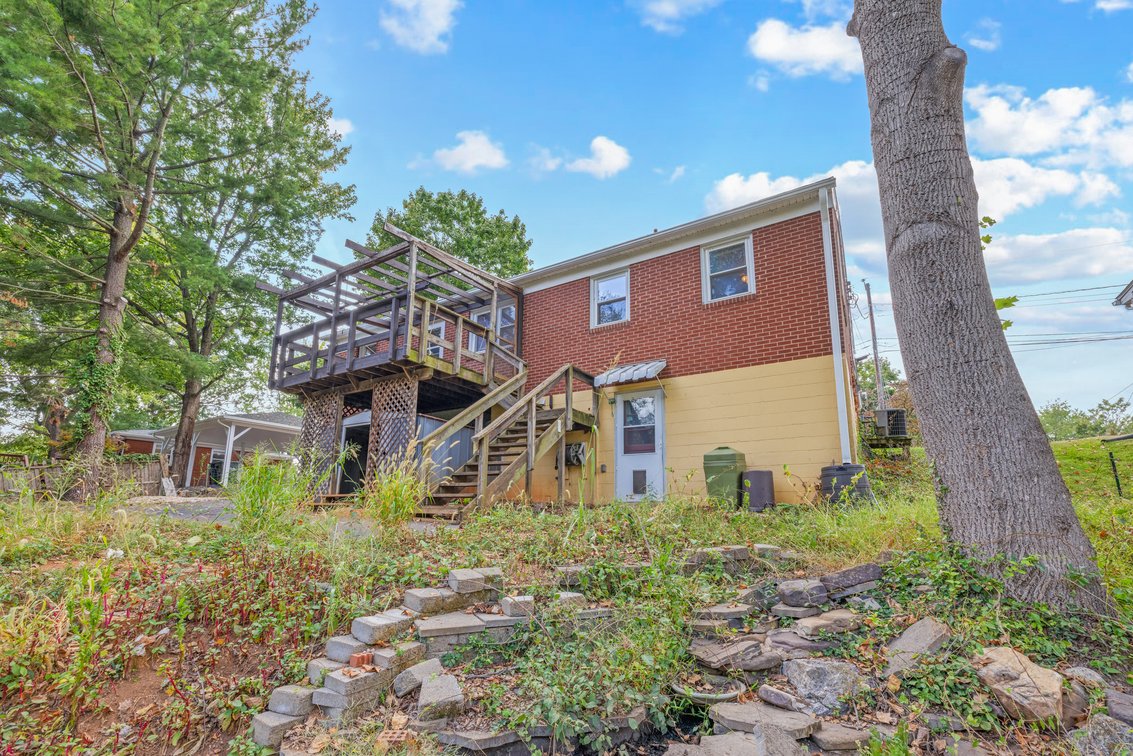Image for 121 Greenwood Rd, Staunton Real Estate Auction