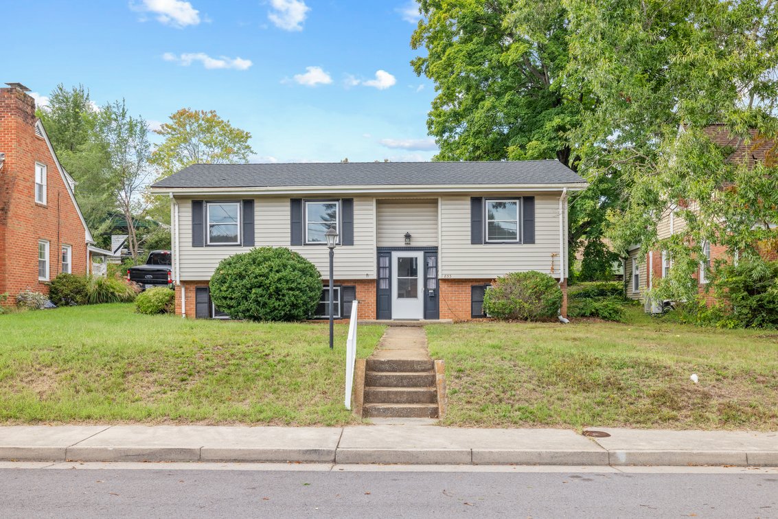 Image for 833 Jefferson Ave, Waynesboro Real Estate Auction