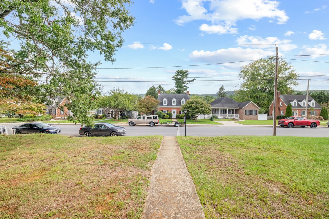Image for 833 Jefferson Ave, Waynesboro Real Estate Auction