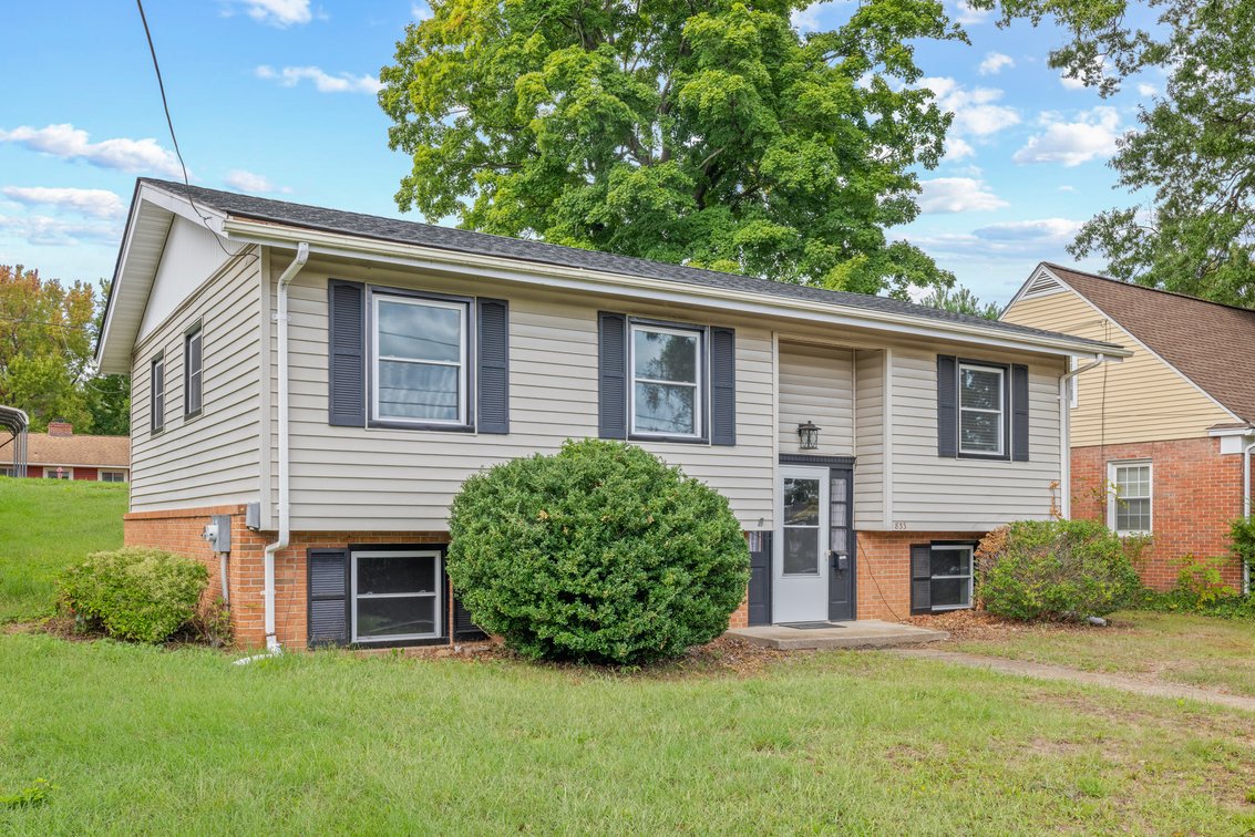 Image for 833 Jefferson Ave, Waynesboro Real Estate Auction