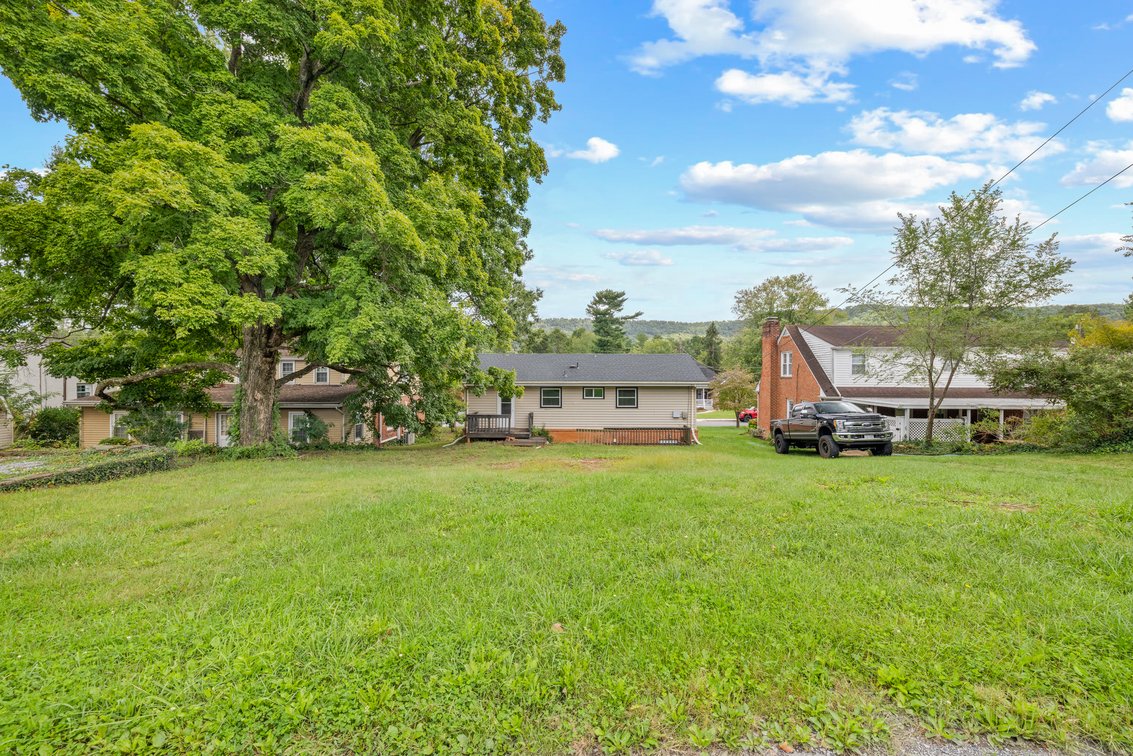Image for 833 Jefferson Ave, Waynesboro Real Estate Auction