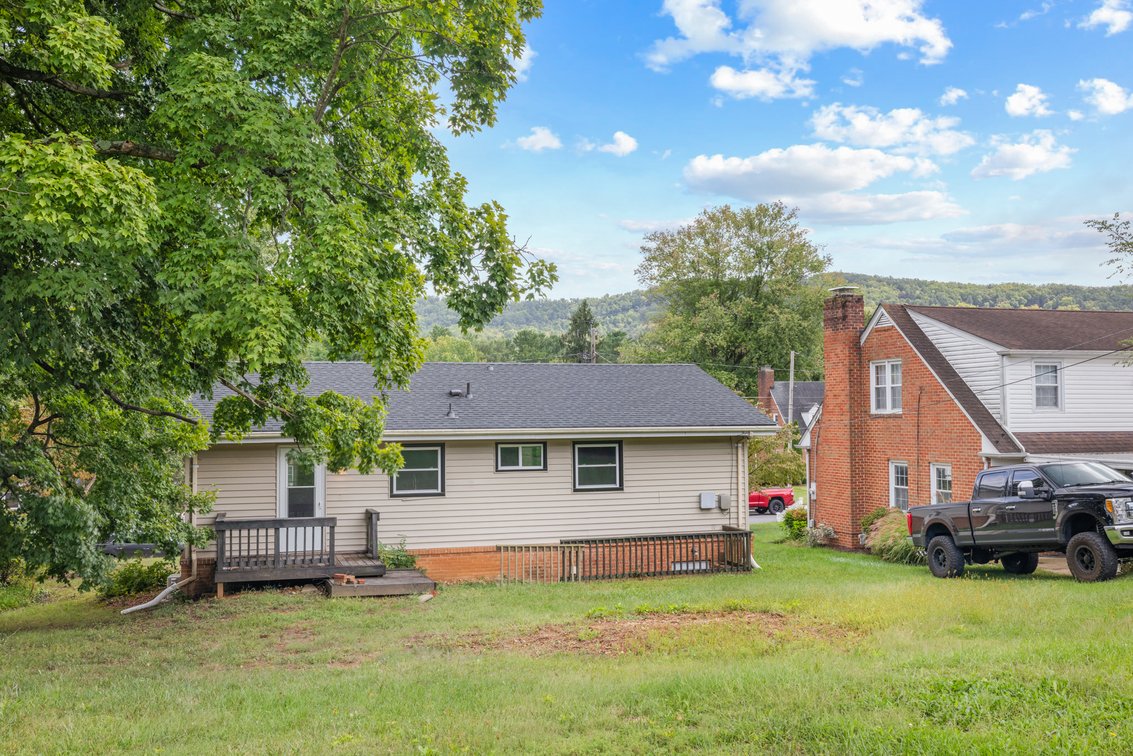 Image for 833 Jefferson Ave, Waynesboro Real Estate Auction