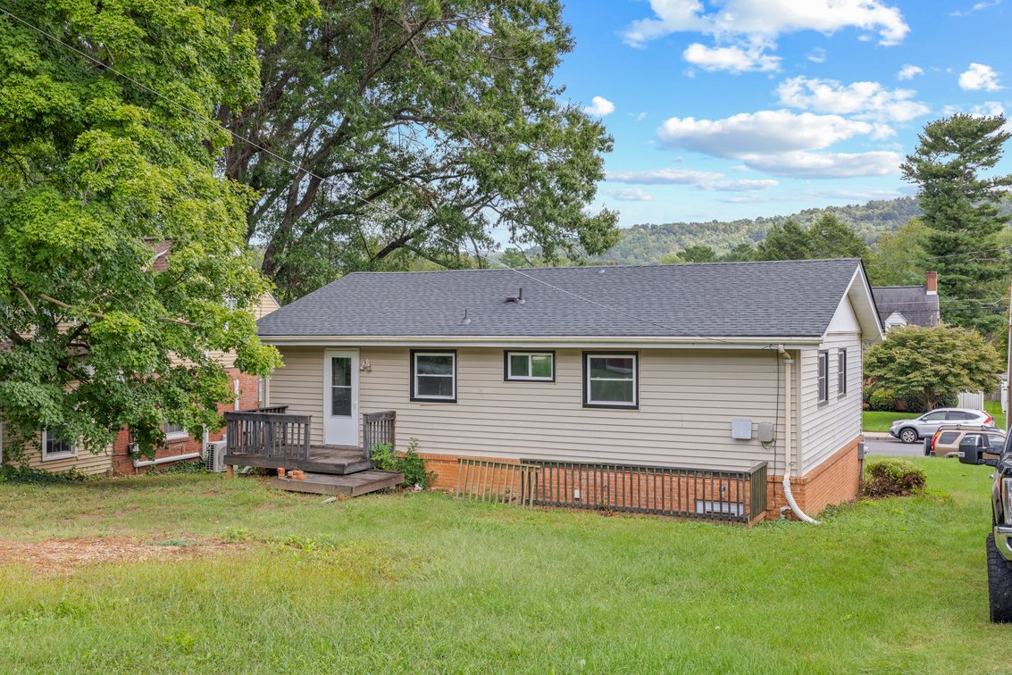 Image for 833 Jefferson Ave, Waynesboro Real Estate Auction