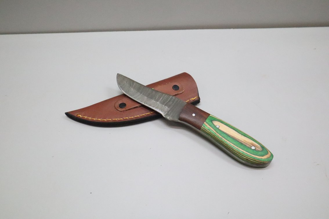 Fixed-Blade Damascus Steel Knife with Leather Sheath