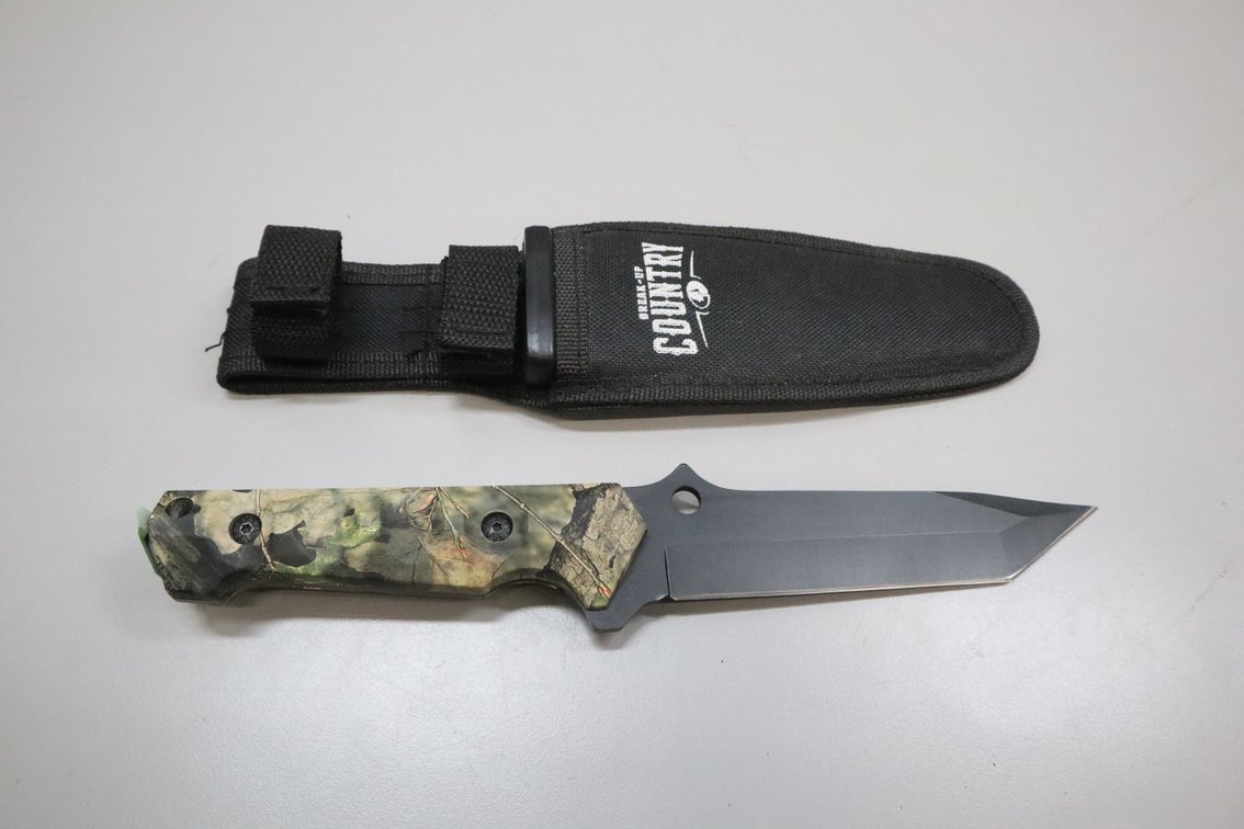 Mossy Oak Break-Up Country Fixed Blade Tanto Knife with Sheath