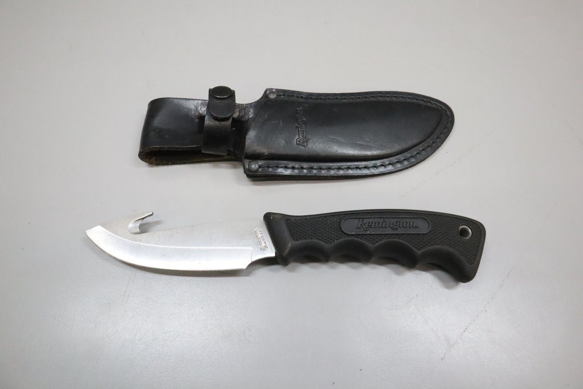 Remington Gut Hook Fixed Blade Hunting Knife with Sheath