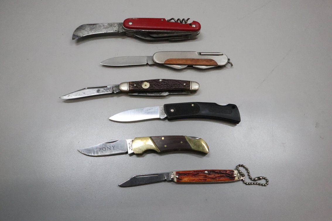 Folding Pocket and Multi-Tool Knives Including Schrade, Valor, and More