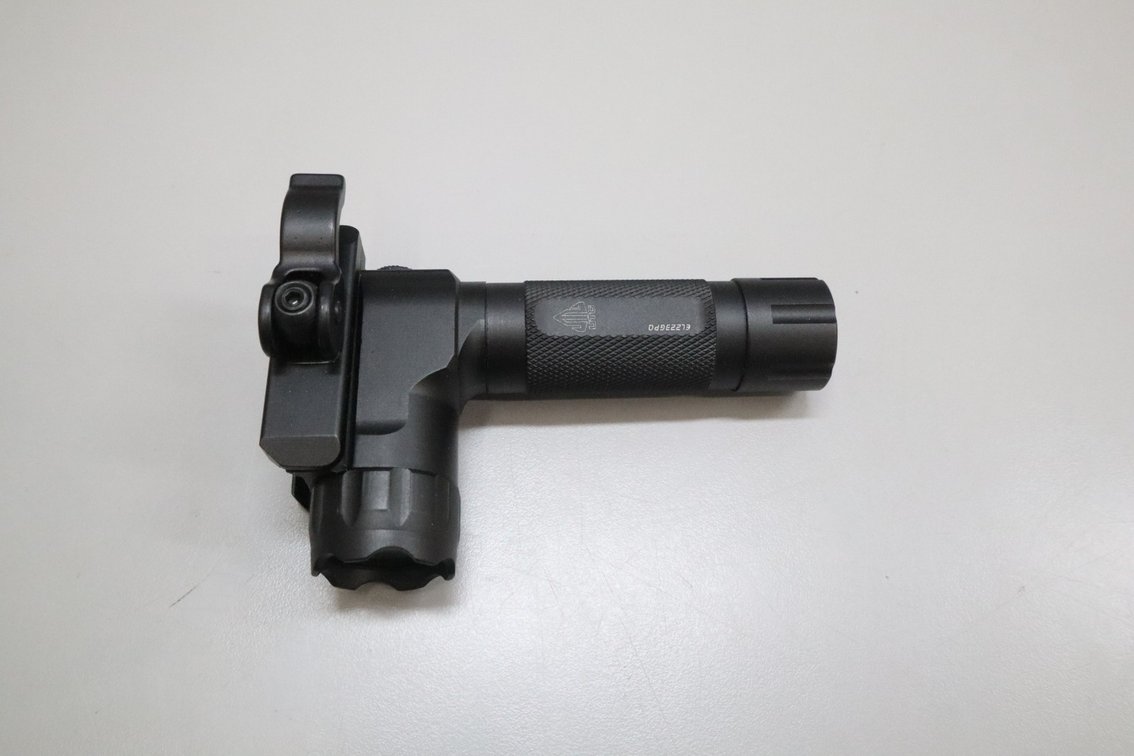 UTG Tactical Weapon Light Vertical Foregrip
