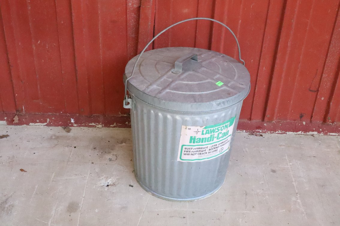 Galvanized Can With Lid