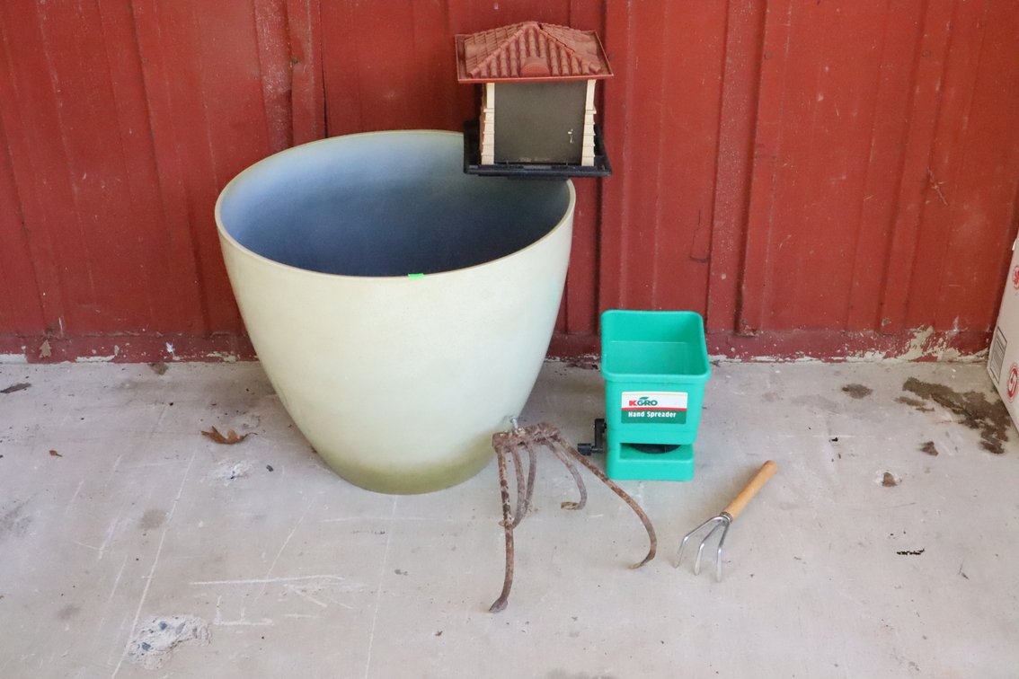 Large Flower Pots, Garden Tools
