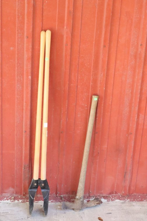 Post Hole Digger, Maddock