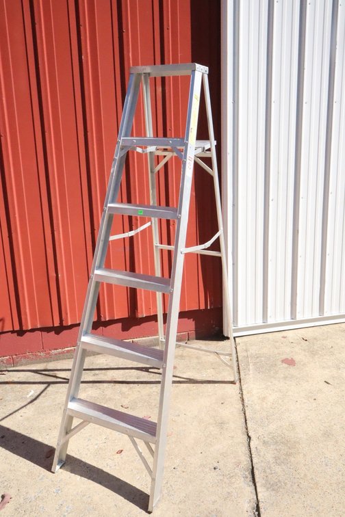 6 Ft Aluminum Step Ladder