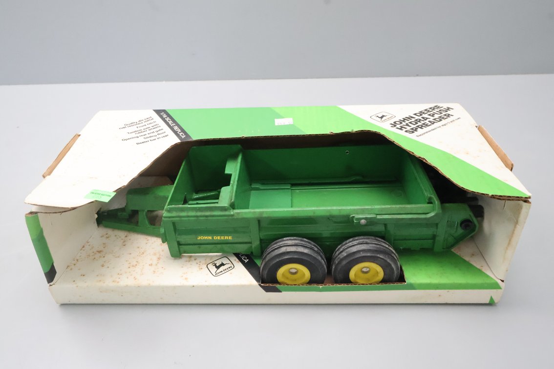 John Deere Hydra Push Spreader