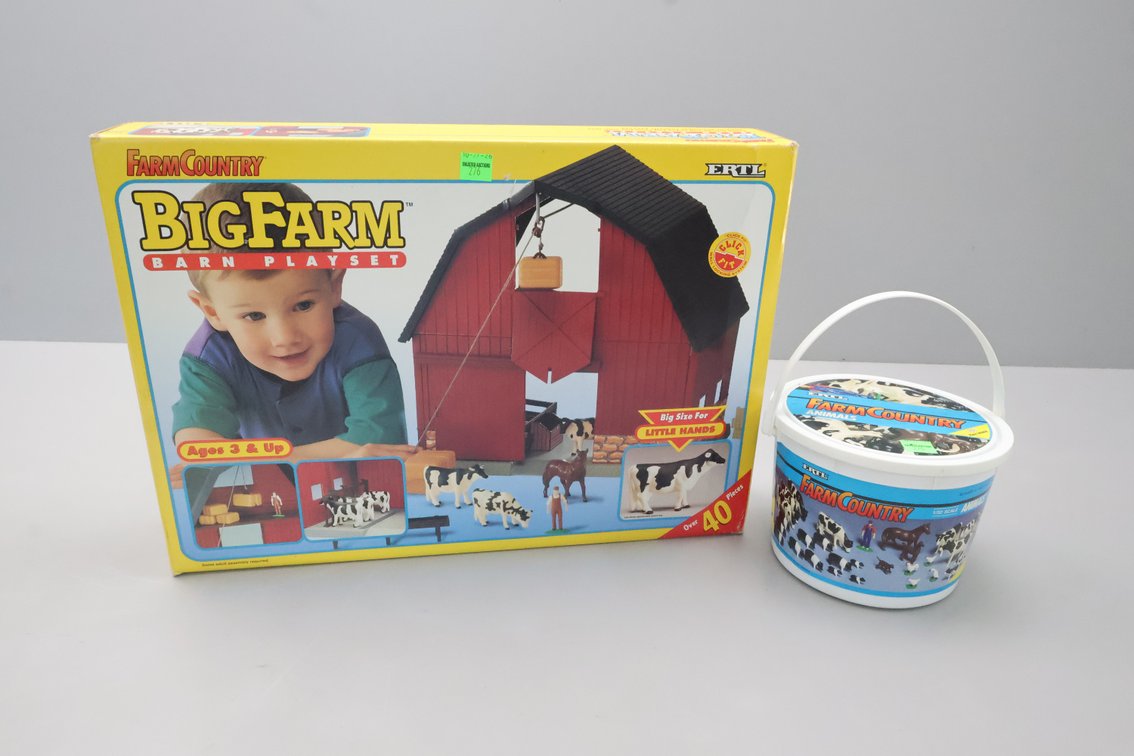 Barn Playset With Animals