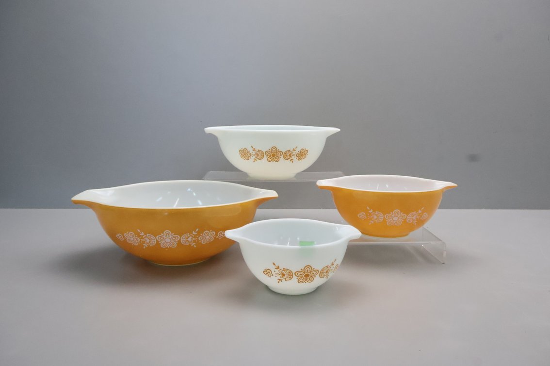 Pyrex Nesting Bowl Set