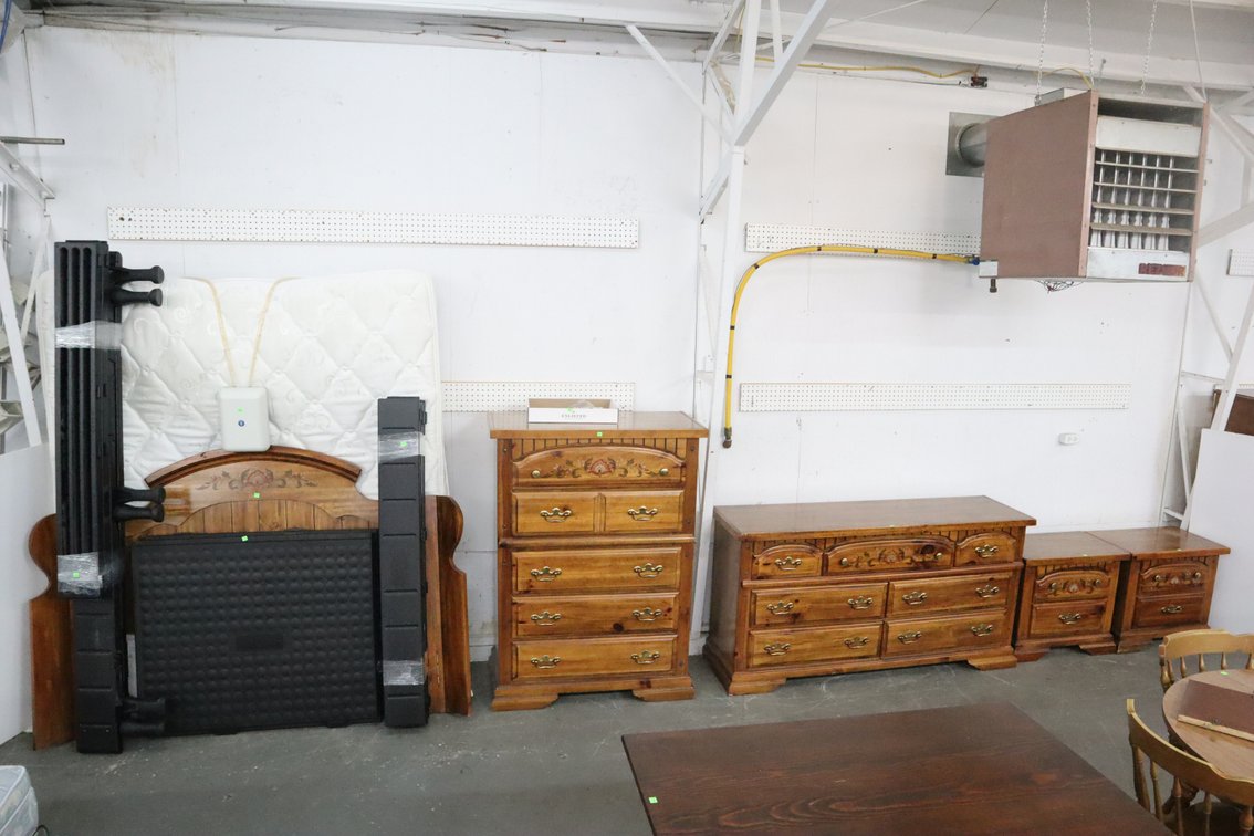 Queen Size Bedroom Suite