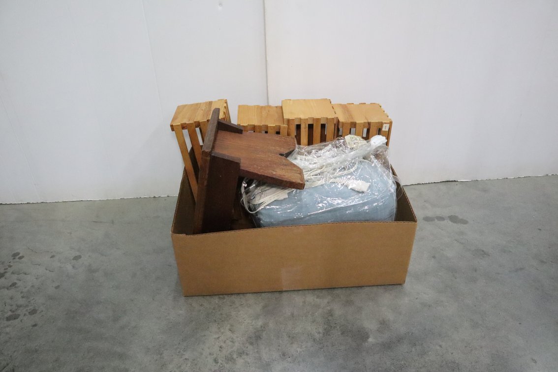 Footstool, Baskets, Electric Blanket