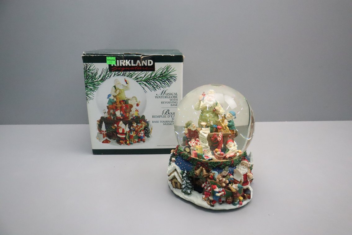 Musical Water Globe with Revolving Base