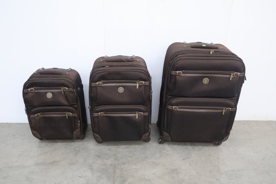 Chaps Luggage Set