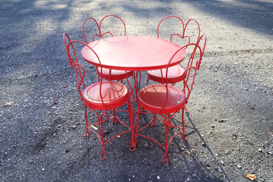 Red Ice Cream Parlor Table And Chairs
