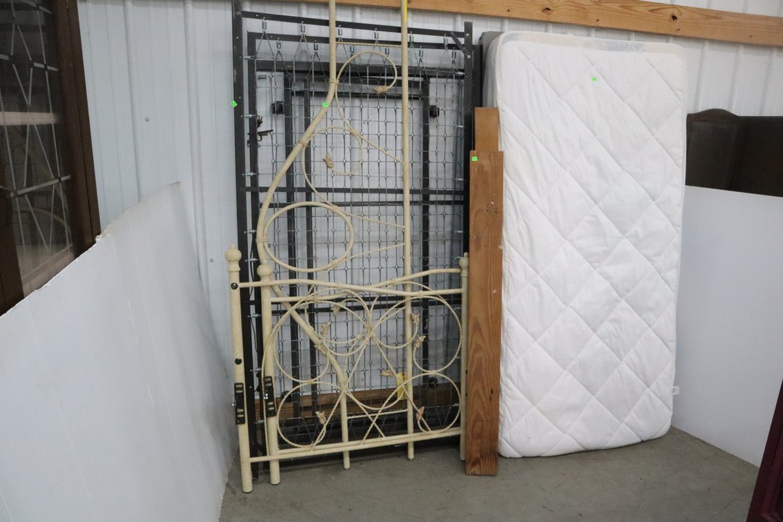 Daybed with Mattress