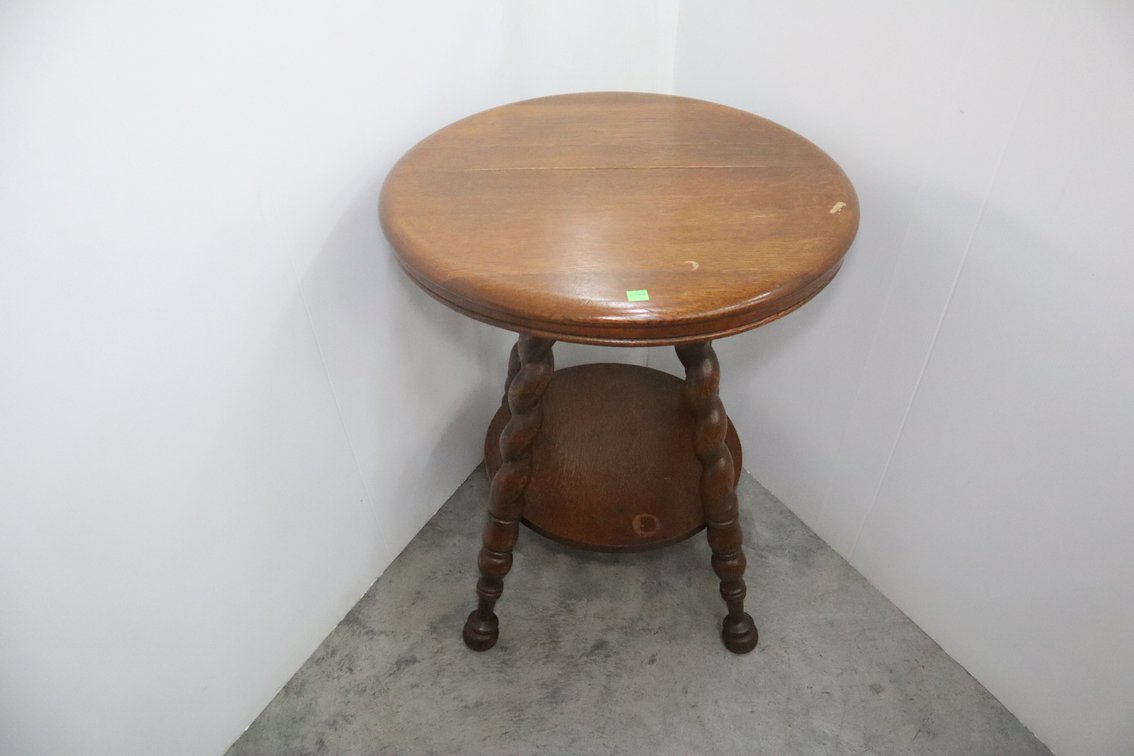 Round Lamp Table