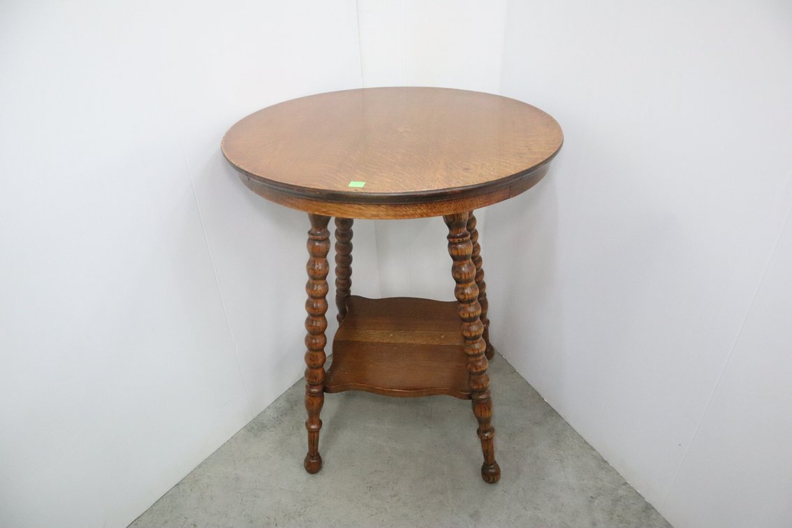 Round Turned Leg Table