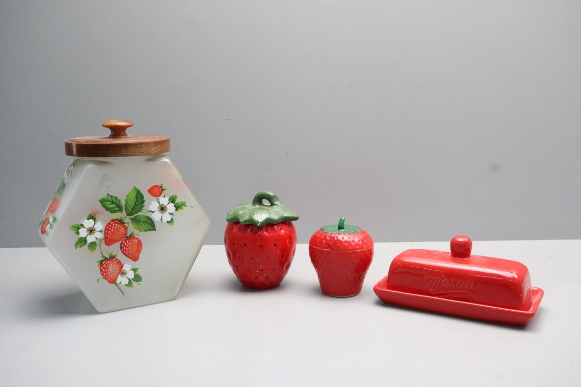 Strawberry Kitchen Items