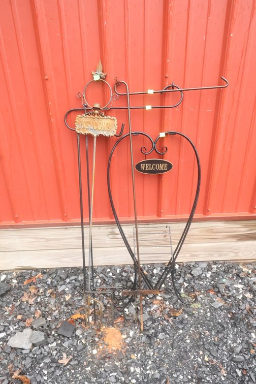 Garden Flag Hangers, Welcome Sign