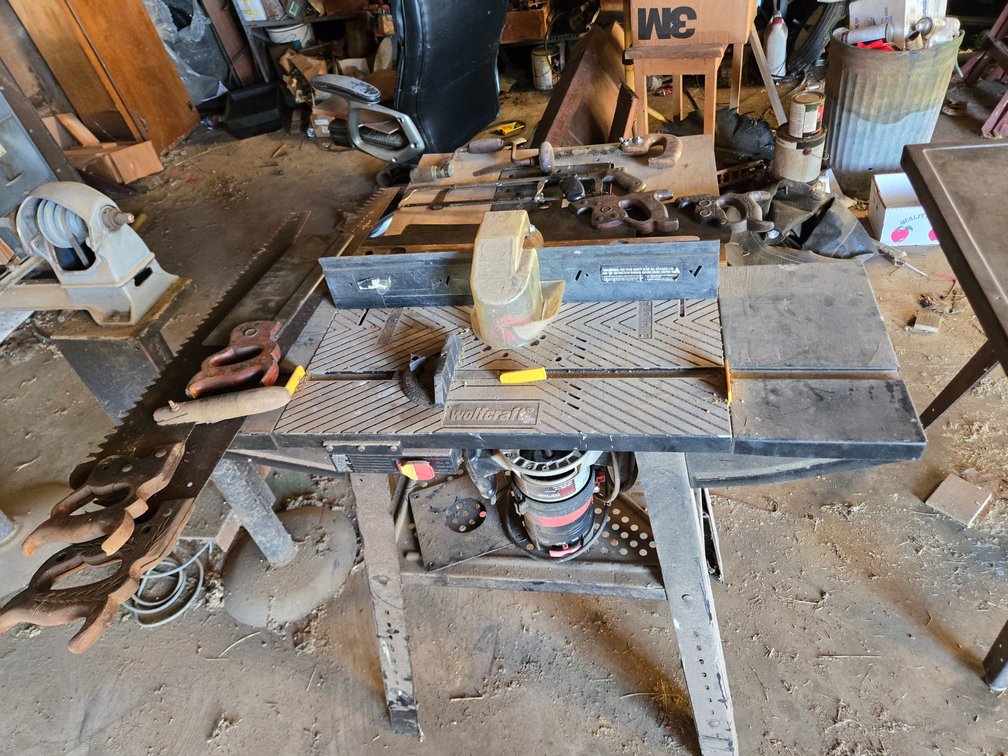 Router tables, hand saws