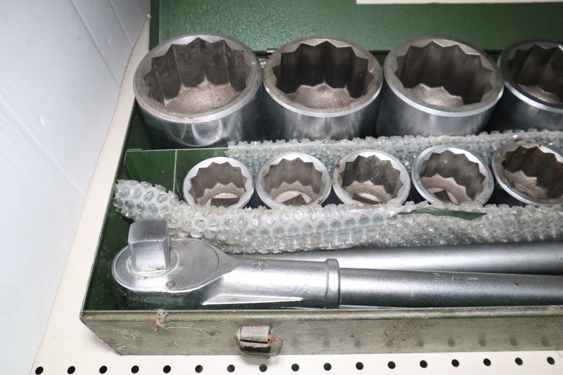 1" Socket Wrench Set