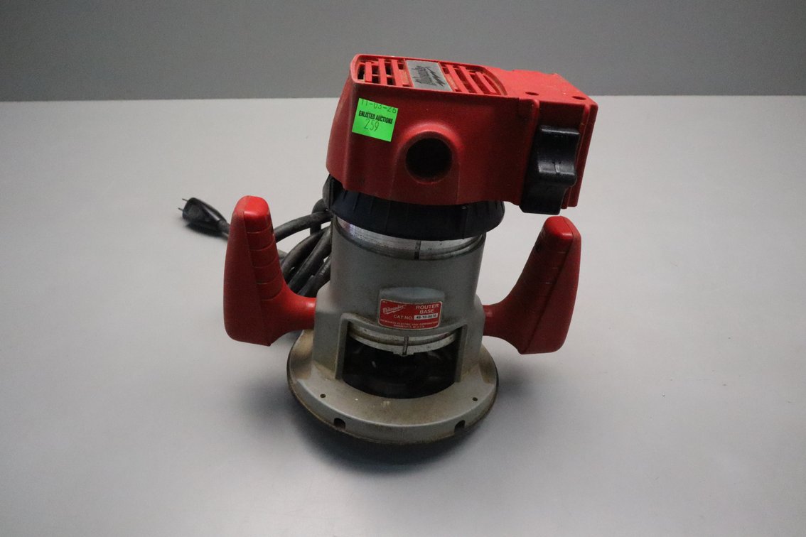 Milwaukee Router