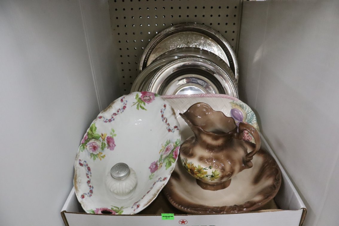 Kitchen Serving Dishes