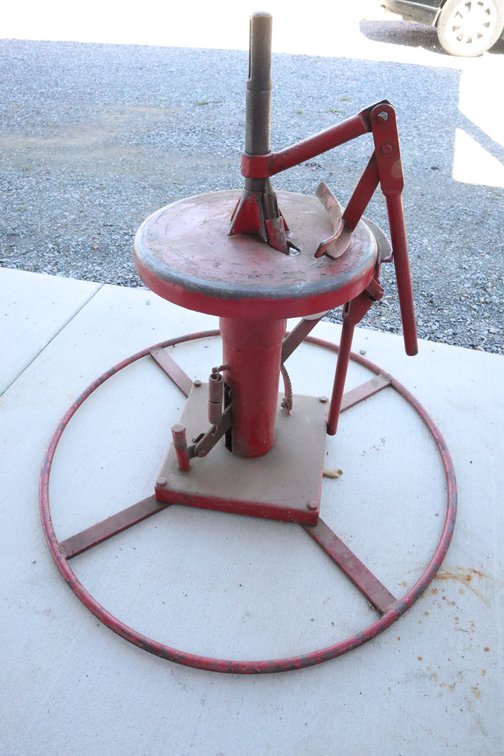 Manual Tire Changer