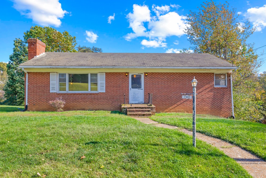 2 Bed, 1.5 Bath Home