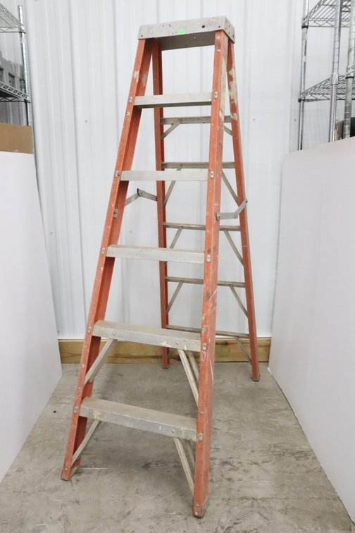 6' Folding Ladder