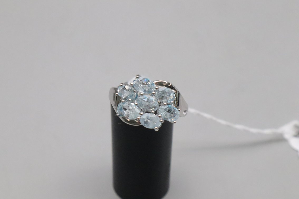 Oval Aquamarine Ring