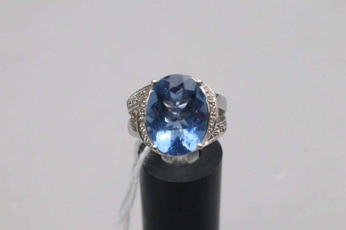 Oval Color Change Ring