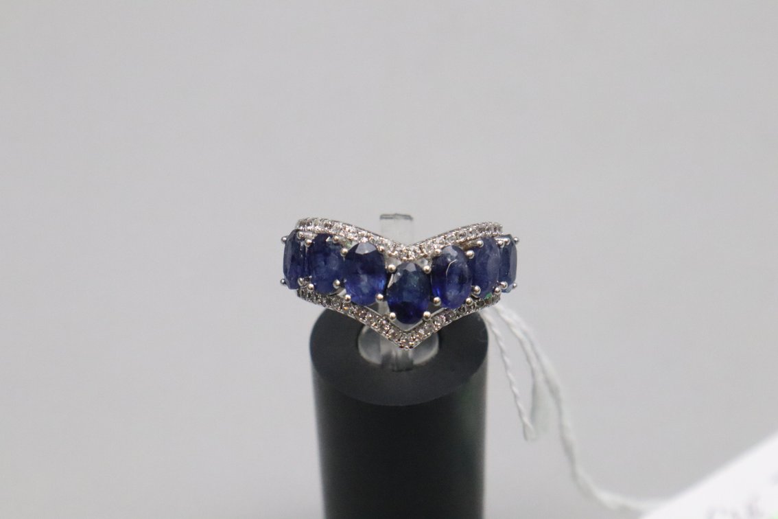 Mahaleo Blue Sapphire Ring