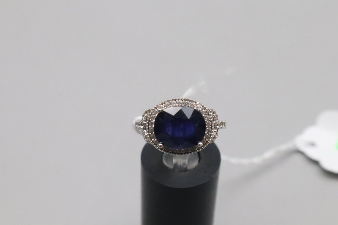 Mahaleo Blue Sapphire Ring