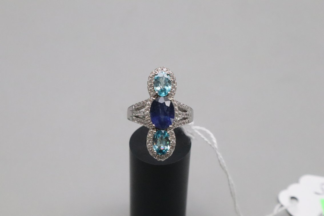 Mahaleo Blue Sapphire Ring